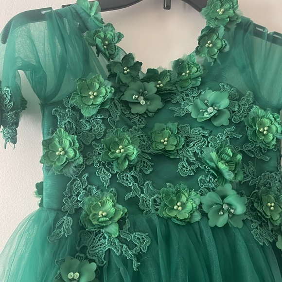 Emerald green girls dress - Picture 3 of 5